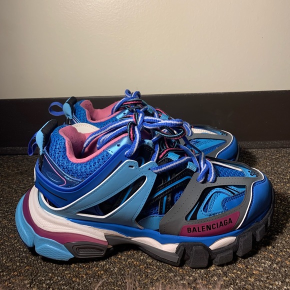 Selling a pair of Balenciagas ! - Picture 1 of 3